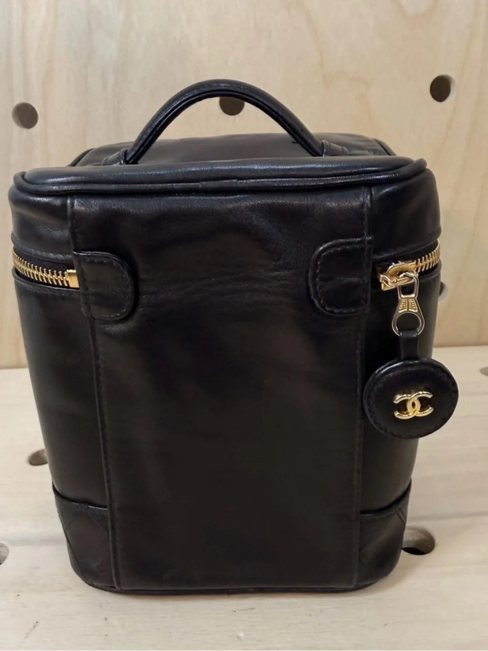 CHANEL classic black